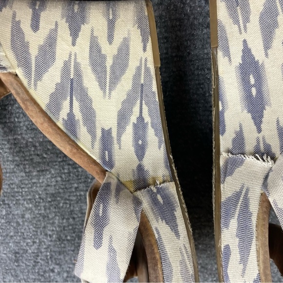 TOMS Women’s Blue/White Aztec Print Canvas Wedge Sandal size: 10 - Picture 4 of 9